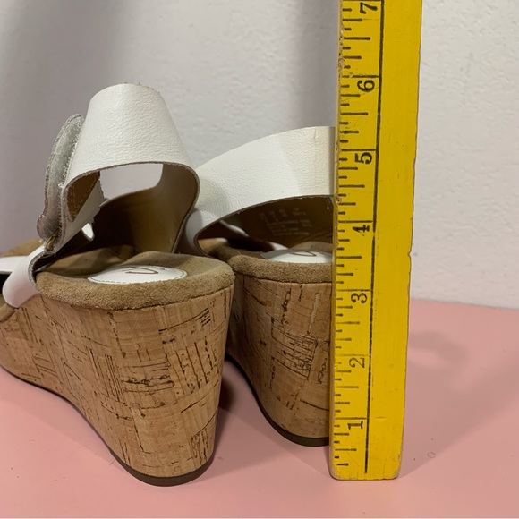 CLARKS White Leather Wedge Sandals Caslynn Shae Platform Summer Spring - Picture 4 of 11